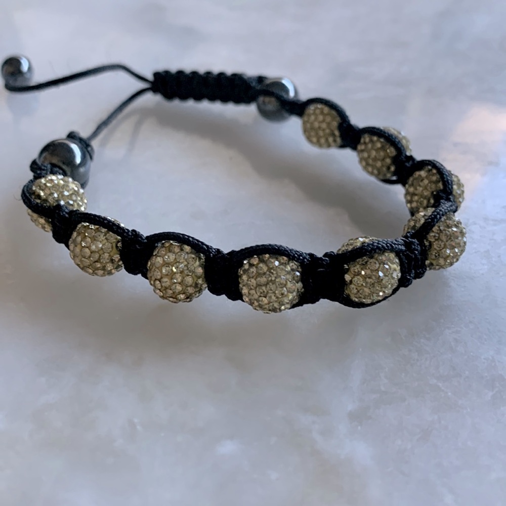 Pretty gold bracelet